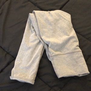 Old Navy grey cropped leggings